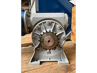 Bonfiglioli vf 86 haakse tandwielmotor - afbeelding 3 van  4