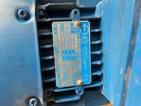 Bonfiglioli vf 86 haakse tandwielmotor - afbeelding 4 van  4
