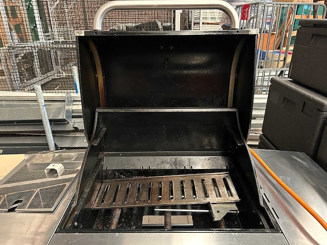 Bonfire k1024b gasbarbecue met zijbrander 14 kw - afbeelding 8 van  9