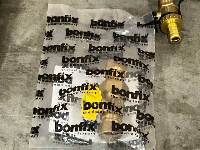Bonfix expansievat inclusief installatiematerialen - afbeelding 3 van  7