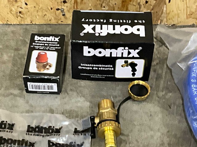 Bonfix expansievat inclusief installatiematerialen - afbeelding 7 van  7