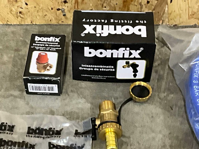 Bonfix expansievat inclusief installatiematerialen - afbeelding 4 van  7