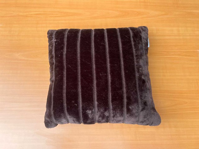 Bont kussen bruin 45x45cm (8x) - afbeelding 2 van  3