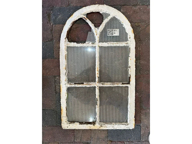 Boogvormig 6-ruits stalraam, historisch, wit/roest, 45 x 75 cm - afbeelding 1 van  3