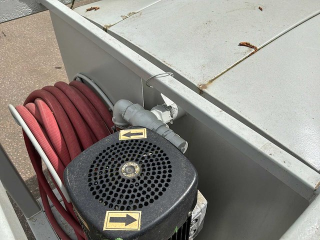 Booiz vloeistoftank met pomp - afbeelding 8 van  9