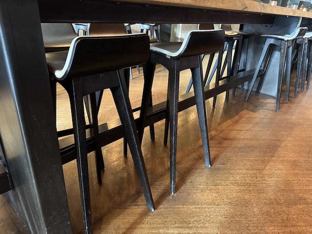 Boomstam bartafel (9,35 meter) - afbeelding 6 van  22