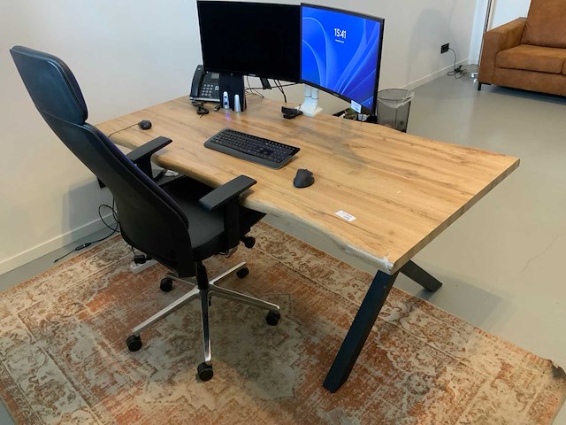 Boomstam tafel met bureaustoel - afbeelding 2 van  5