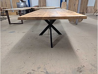 Boomstamtafel eiken. 220 x 100 x 77cm. metalen spinpoot - afbeelding 2 van  3