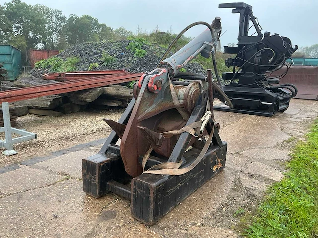 Boomstobben rooitand met hydraulische knipper - afbeelding 3 van  8