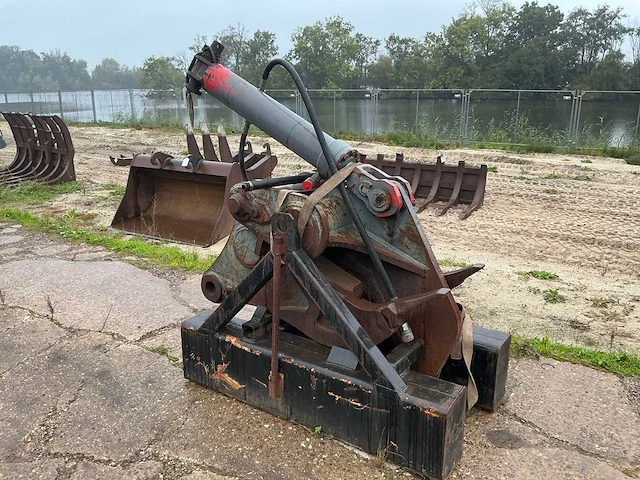 Boomstobben rooitand met hydraulische knipper - afbeelding 4 van  8