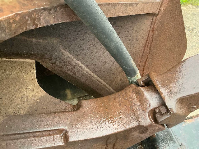 Boomstobben rooitand met hydraulische knipper - afbeelding 8 van  8