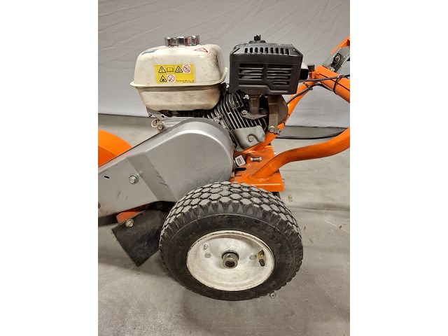 Boomstronkhakselaar - 5,5pk - benzine dosko, 200-orange-6h, bouwjaar 2019 - afbeelding 5 van  12