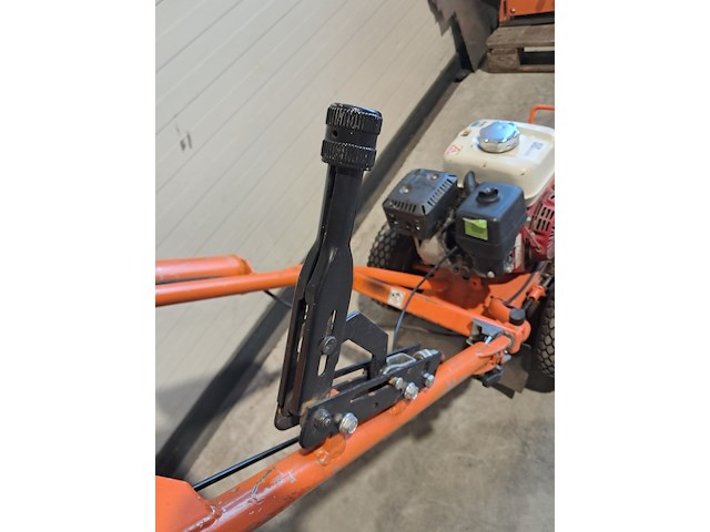 Boomstronkhakselaar - 5,5pk - benzine dosko, 200-orange-6h, bouwjaar 2019 - afbeelding 2 van  22