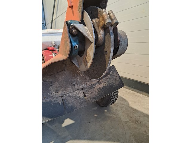 Boomstronkhakselaar - 5,5pk - benzine dosko, 200-orange-6h, bouwjaar 2019 - afbeelding 19 van  22