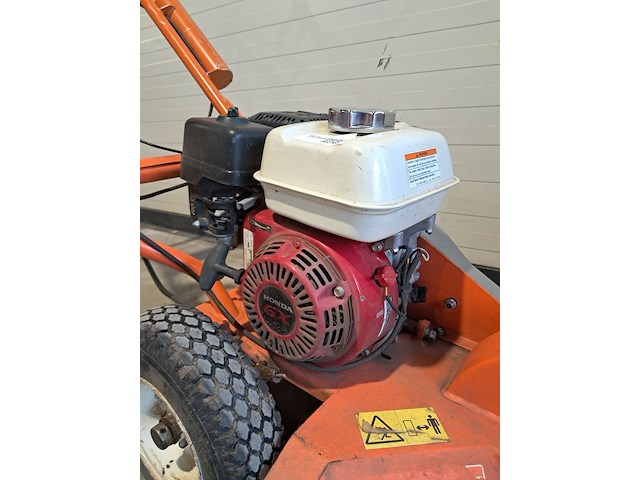 Boomstronkhakselaar - 5,5pk - benzine dosko, 200-orange-6h, bouwjaar 2019 - afbeelding 20 van  22