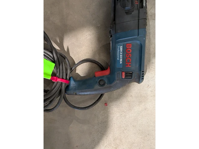 Boorhamer 710w 230v sds-plus met stofafzuiging, bosch, gbh 2-23 rea, 2017 - afbeelding 4 van  5