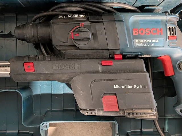 Boorhamer 710w 230v sds-plus met stofafzuiging bosch, gbh 2-23 rea, bouwjaar 2020 - afbeelding 4 van  6