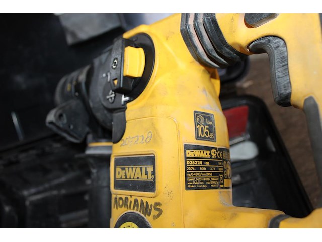 Boorhamer dewalt d25324 in koffer. - afbeelding 2 van  2