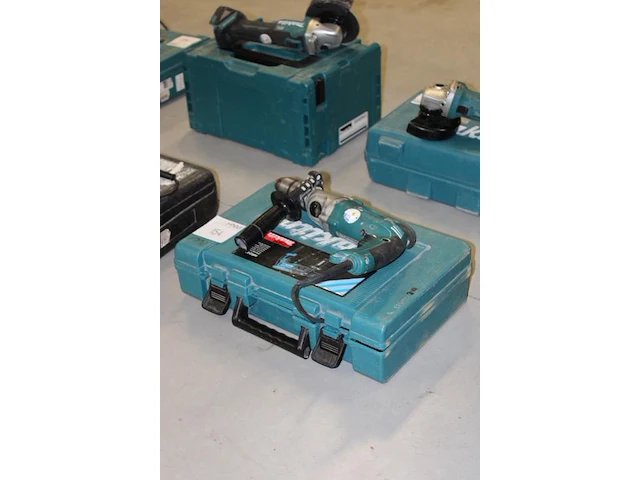 Boorhamer makita hp2051f met koffer - afbeelding 2 van  2