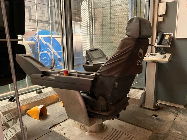 Boorinstallatie besturingscabine "driller cabine" - afbeelding 1 van  16