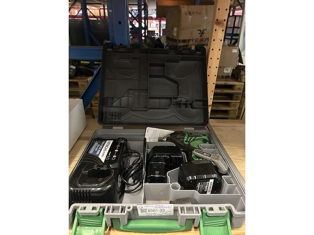 Boormachine in koffer met 2x accu en 1x lader hitachi - afbeelding 1 van  5