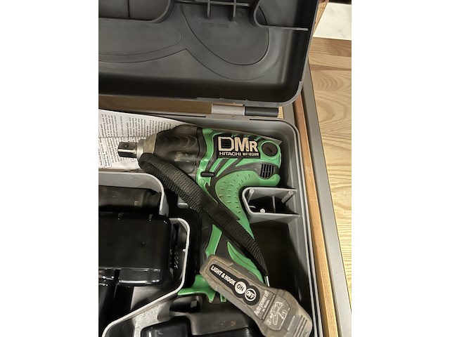 Boormachine in koffer met 2x accu en 1x lader hitachi - afbeelding 5 van  5