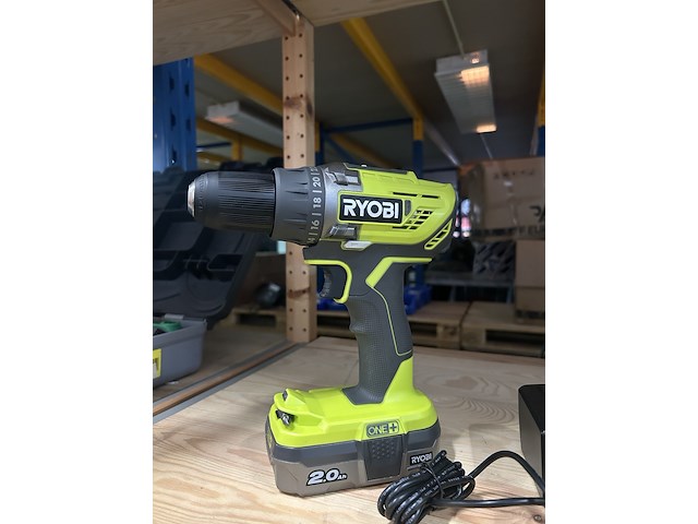 Boormachine in tas met accu en lader ryobi - afbeelding 1 van  4