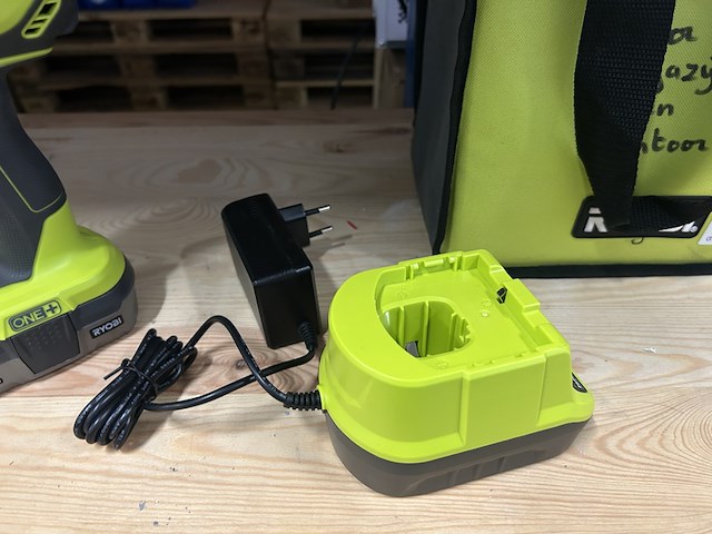 Boormachine in tas met accu en lader ryobi - afbeelding 3 van  4