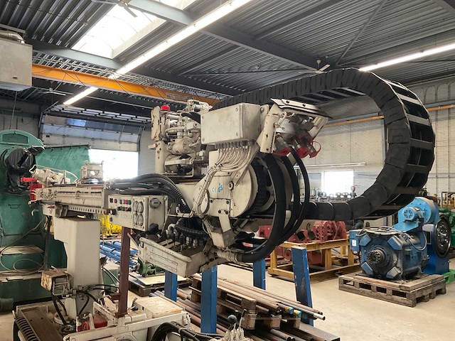 Boormachine op rupsen - afbeelding 10 van  16