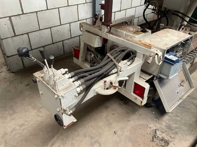 Boormachine op rupsen - afbeelding 6 van  16