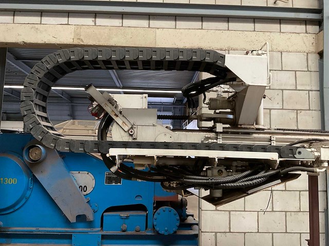 Boormachine op rupsen - afbeelding 8 van  16