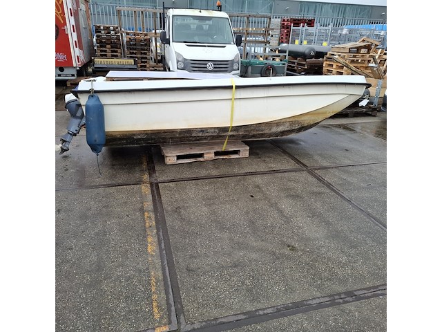 Boot met 9pk buitenboordmotor, terhi, 400, wit - afbeelding 1 van  9