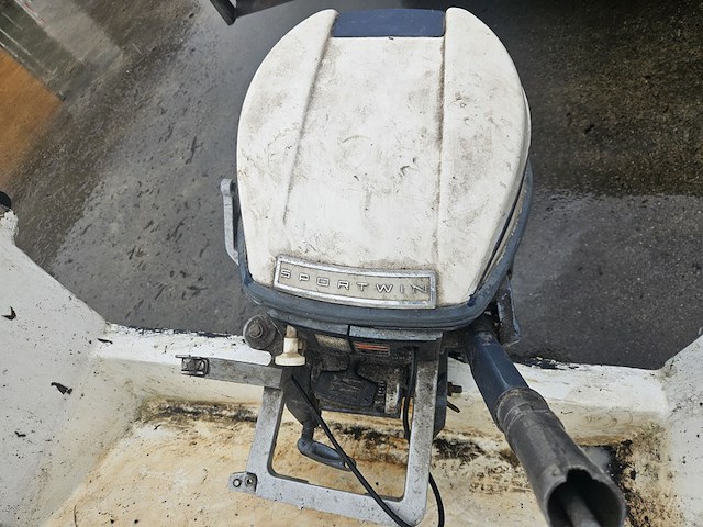 Boot met 9pk buitenboordmotor, terhi, 400, wit - afbeelding 5 van  9