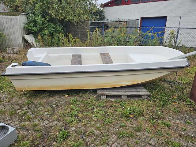 Boot met 9pk buitenboordmotor, terhi, 400, wit - afbeelding 8 van  9