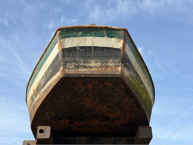 Boot met dieseltank (4000 liter) - afbeelding 3 van  5