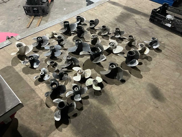 Boot schroef (30x) - afbeelding 1 van  5