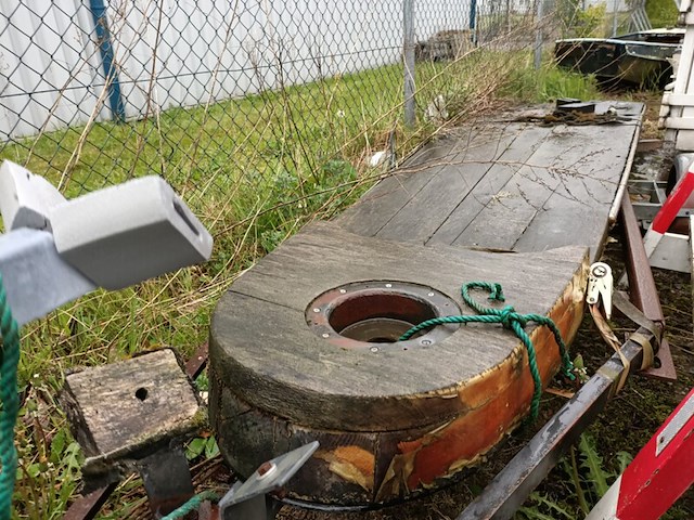 Boottrailer met zijzwaard zeilboot - afbeelding 3 van  9