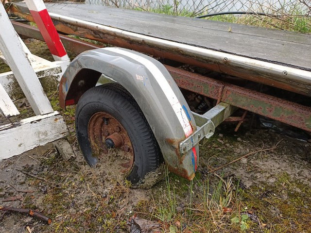 Boottrailer met zijzwaard zeilboot - afbeelding 5 van  9