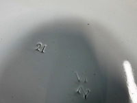 Bord met porseleinen tegel met tinnen rand - afbeelding 5 van  5