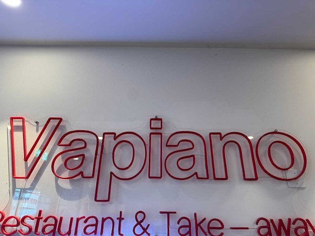 Bord "vapiano restaurant & take-away" - afbeelding 2 van  2