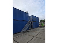 Bordes met trap voor container - afbeelding 2 van  4