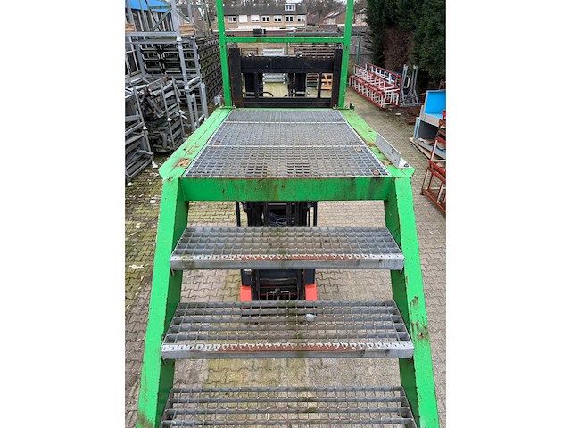 Bordestrap 13 trede 250cm hoog v.v. leuning - afbeelding 4 van  4