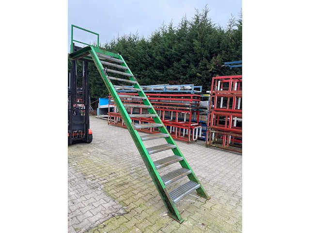Bordestrap 15 trede 300cm hoog - afbeelding 3 van  4