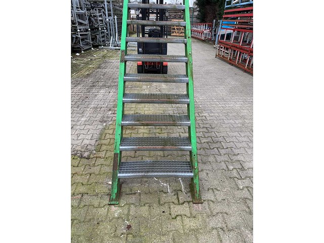 Bordestrap 15 trede 300cm hoog - afbeelding 4 van  4