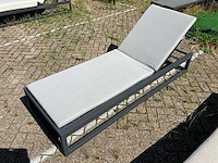 Borek - calcara - sunbed - afbeelding 1 van  6