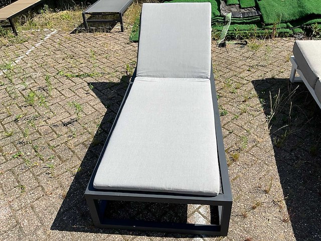 Borek - calcara - sunbed - afbeelding 2 van  6