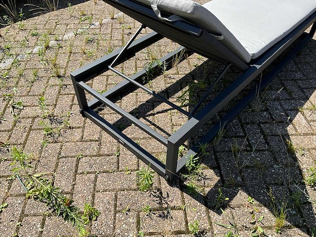 Borek - calcara - sunbed - afbeelding 4 van  6