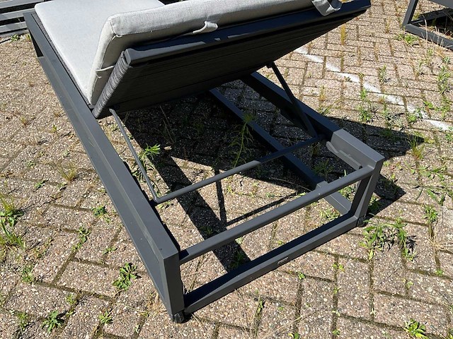 Borek - calcara - sunbed - afbeelding 5 van  6
