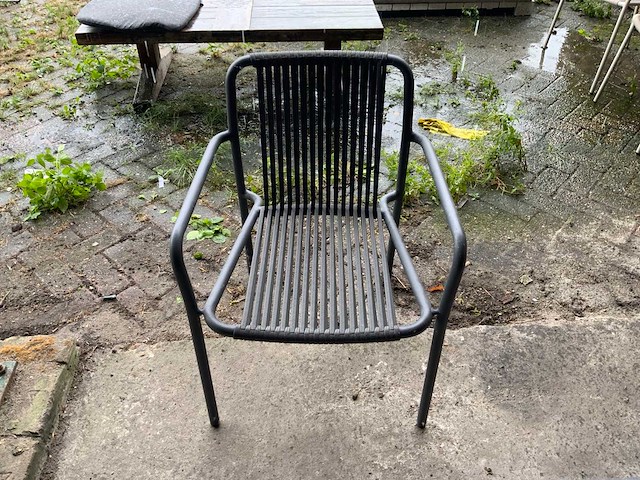 Borek - frias - garden table - afbeelding 5 van  7