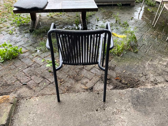 Borek - frias - garden table - afbeelding 6 van  7